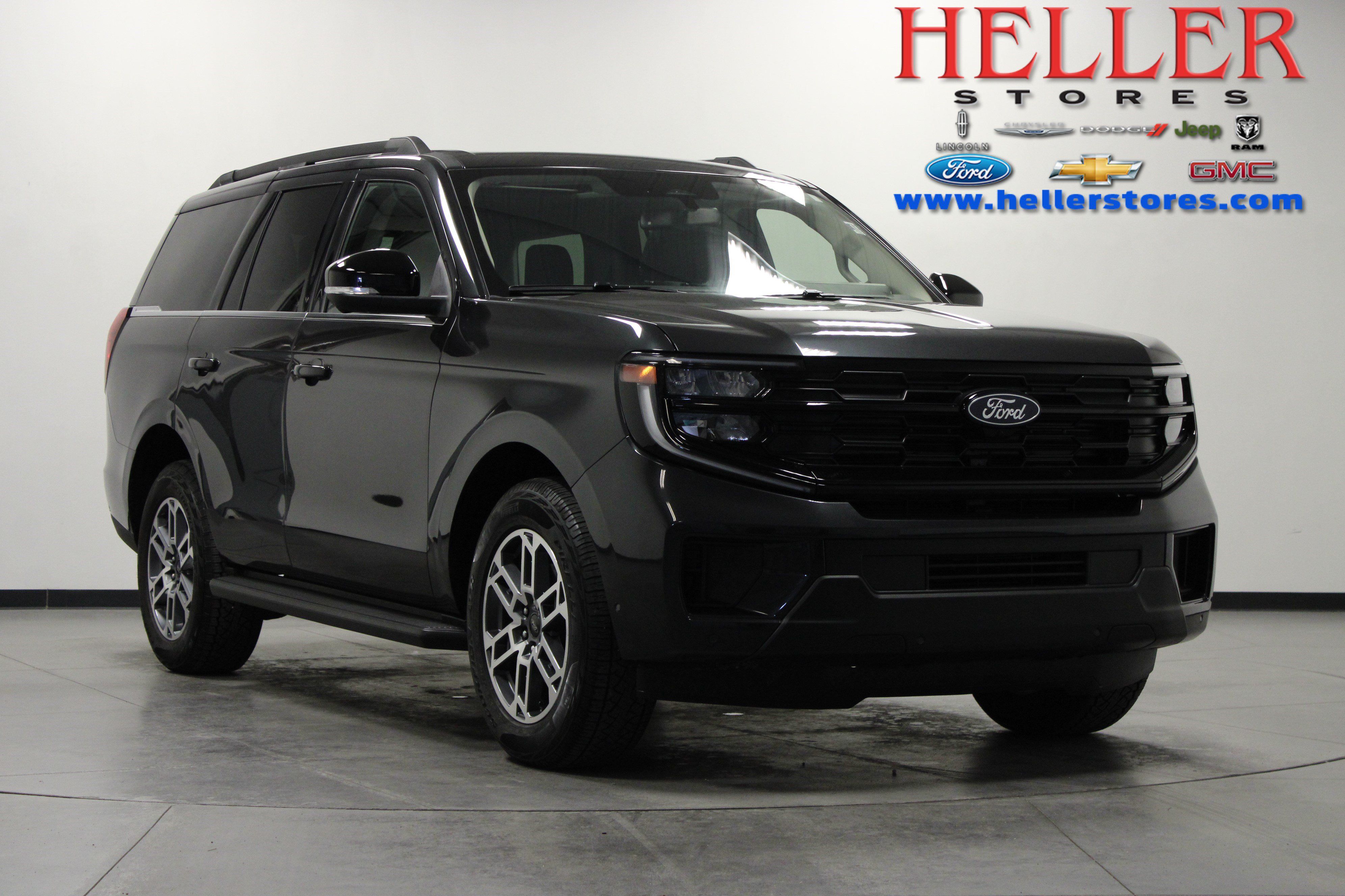 Used 2025 Ford Expedition Active AWD/4WD image 1