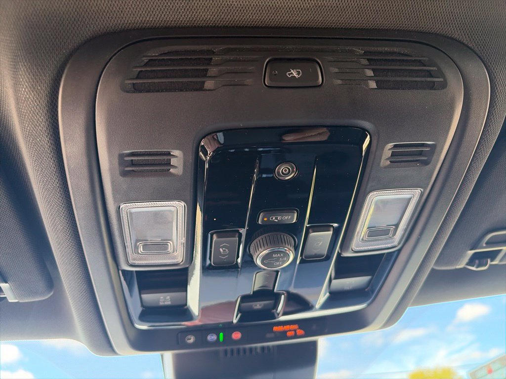 New 2026 GMC Yukon AT4 w/ AT4 Premium Package AWD/4WD image 25
