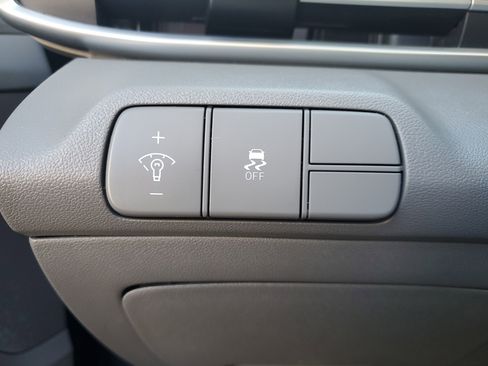 Used 2025 Hyundai Elantra SEL image 22