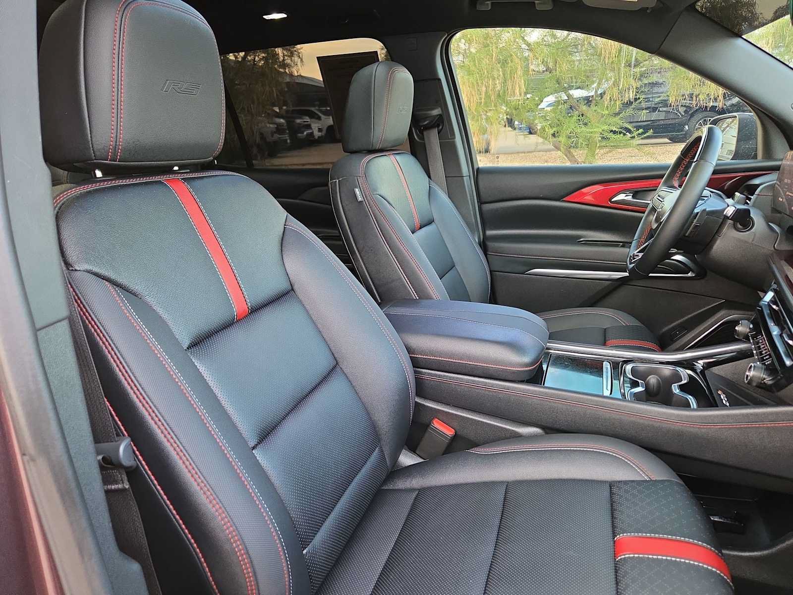 Used 2026 Chevrolet Traverse RS w/ LPO, Floor Liner Package FWD image 18