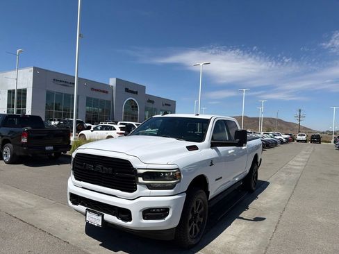 Used 2021 RAM 2500 Big Horn w/ Level B Equipment Group AWD/4WD image 4