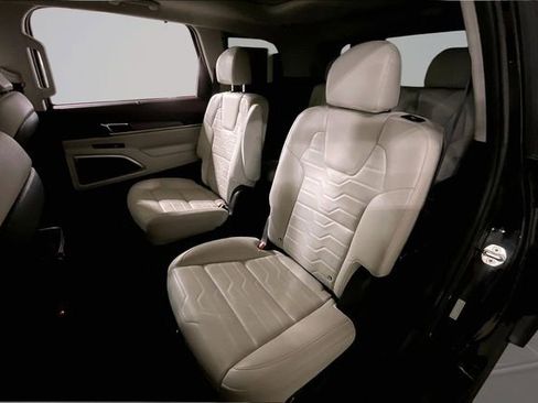 Used 2022 Kia Telluride SX w/ SX Prestige Package image 26