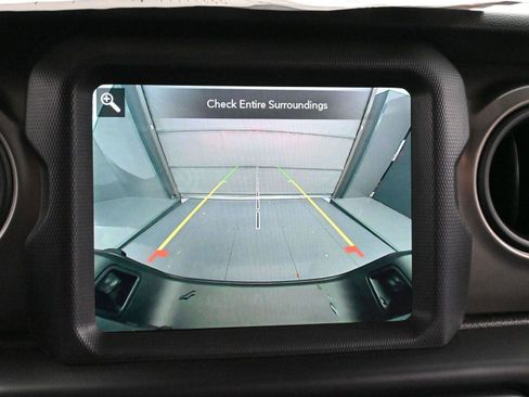 Used 2021 Jeep Gladiator Willys image 21