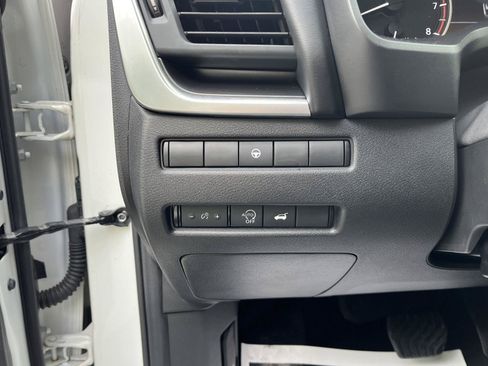 Certified 2023 Nissan Rogue SV w/ SV Premium B Package AWD/4WD image 30