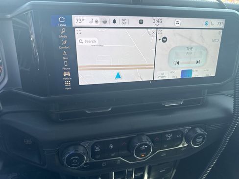 Used 2024 Jeep Wrangler Unlimited Rubicon w/ Technology Group image 6