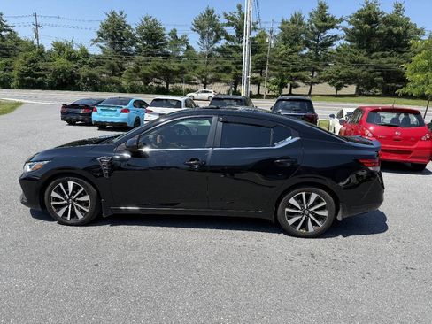 Used 2021 Nissan Sentra SV w/ SV Premium Package FWD image 8
