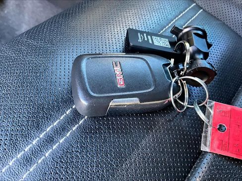 Used 2020 GMC Yukon Denali w/ Denali Ultimate Package image 14