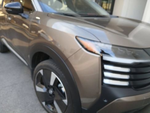 Certified 2026 Nissan Kicks SR FWD image 1