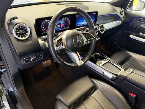 Used 2025 Mercedes-Benz GLB 250 4MATIC image 16