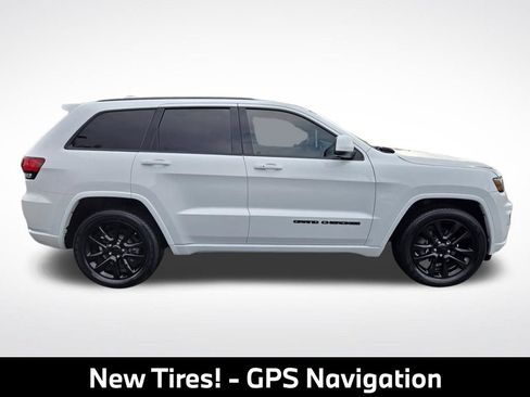 Used 2019 Jeep Grand Cherokee Altitude RWD image 8