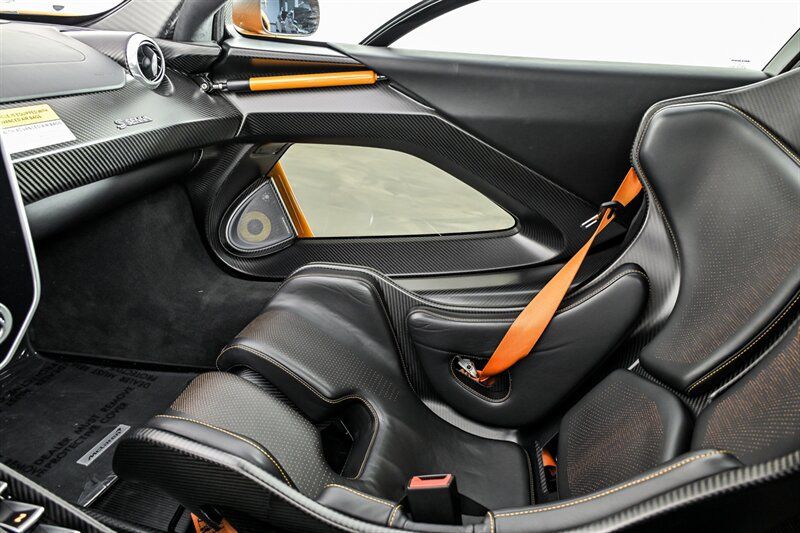 Used 2019 McLaren Senna RWD image 43