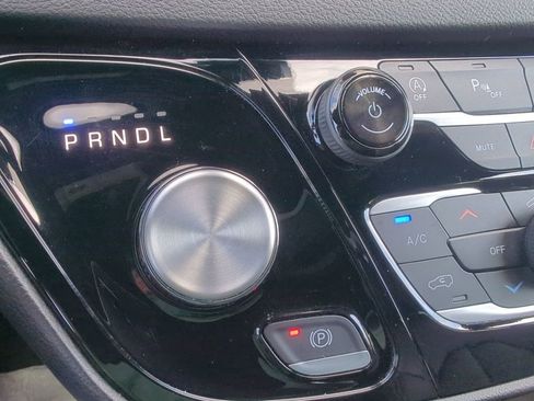 Used 2025 Chrysler Pacifica Select FWD image 29