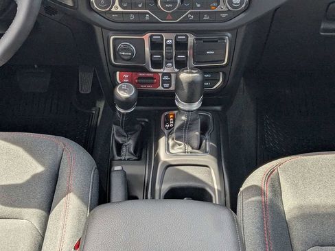 Used 2026 Jeep Wrangler Unlimited Rubicon w/ Safety Group AWD/4WD image 19