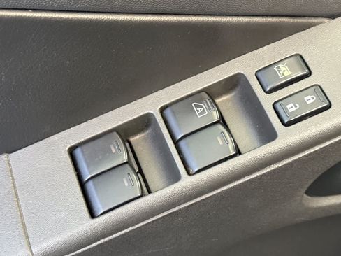 Used 2017 Nissan Frontier PRO-4X w/ Pro-4x Luxury Package AWD/4WD image 12