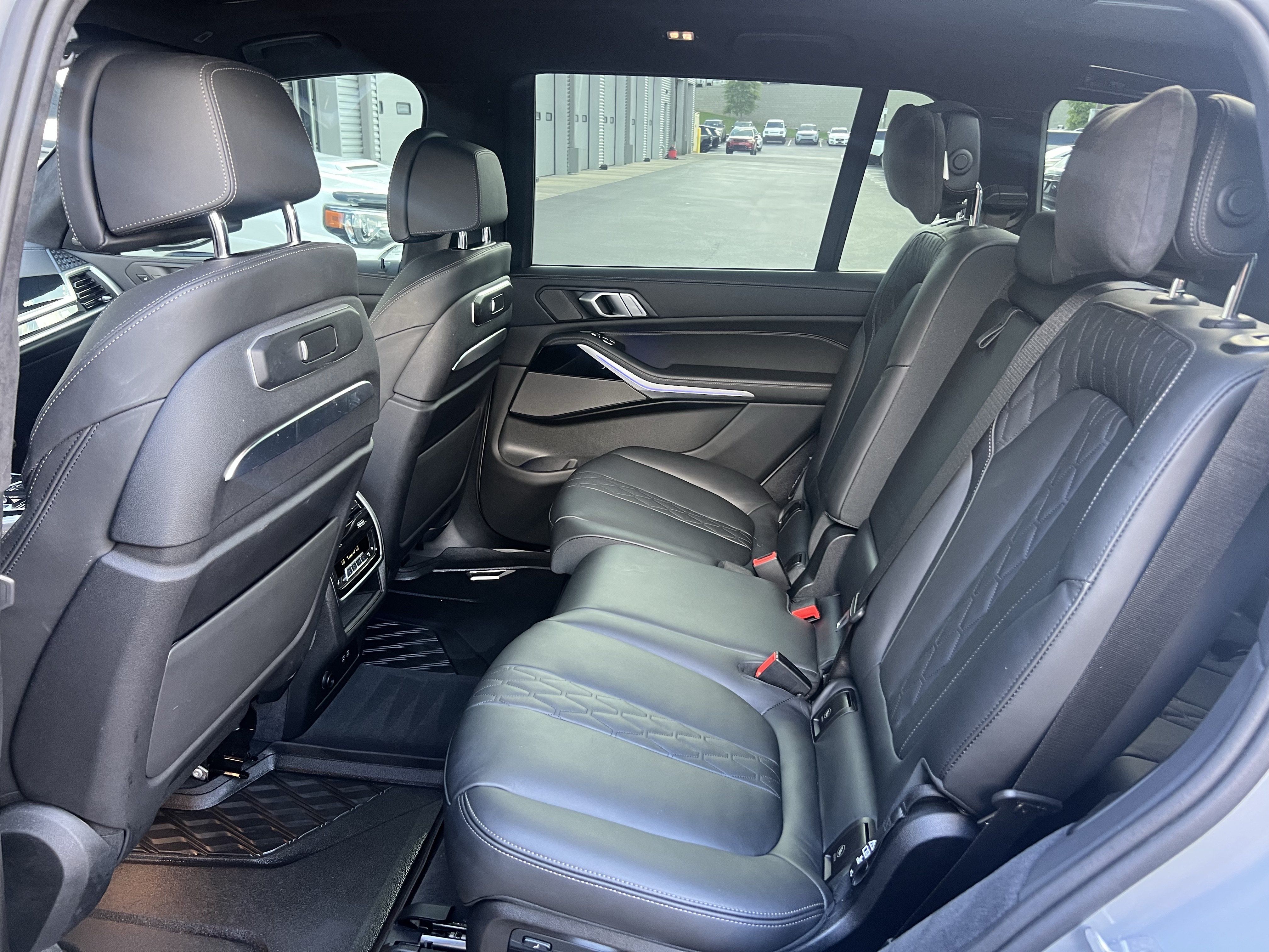 Used 2024 BMW X7 M60i w/ Executive Package AWD/4WD image 31