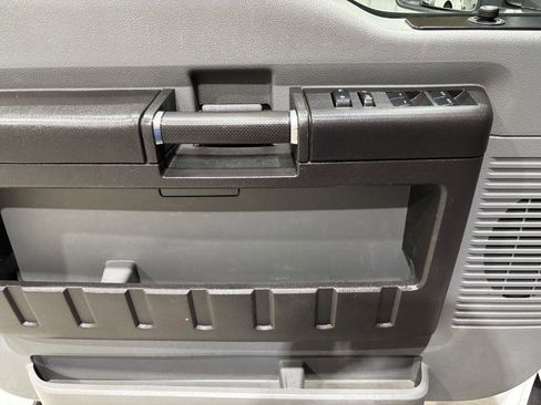 Used 2015 Ford F250 XL w/ Power Equipment Group AWD/4WD image 16