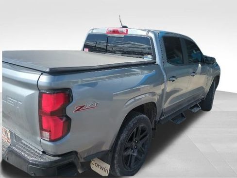 Used 2025 Chevrolet Colorado Z71 w/ Z71 Convenience Package 2 AWD/4WD image 5