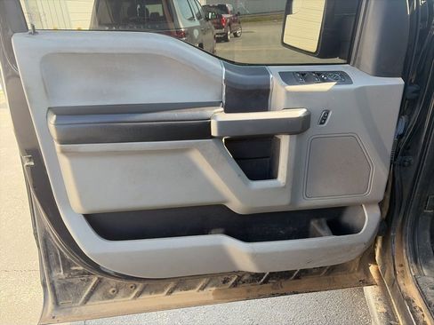 Used 2019 Ford F150 XLT image 13