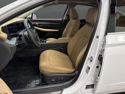 Used 2025 Hyundai Sonata Limited image 4