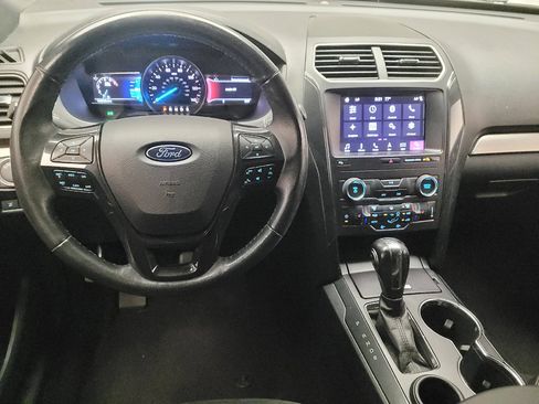Used 2019 Ford Explorer XLT w/ Equipment Group 202A FWD image 22