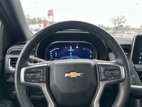 Used 2023 Chevrolet Suburban LT w/ Luxury Package AWD/4WD image 18