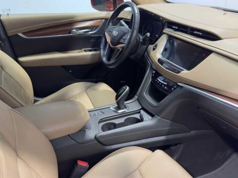 Used 2019 Cadillac XT5 Platinum AWD/4WD image 13