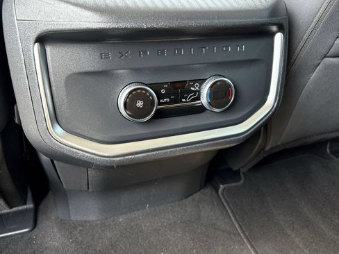 Used 2025 Ford Expedition Max Active RWD image 24