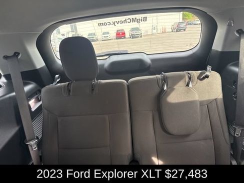Used 2023 Ford Explorer XLT AWD/4WD image 26