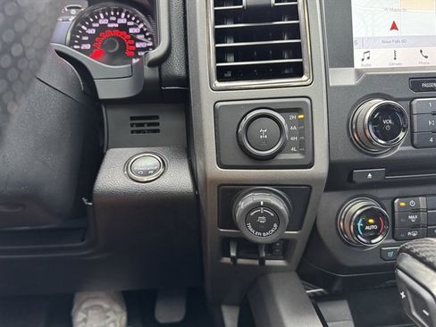 Used 2017 Ford F150 Raptor w/ Equipment Group 802A Luxury AWD/4WD image 23