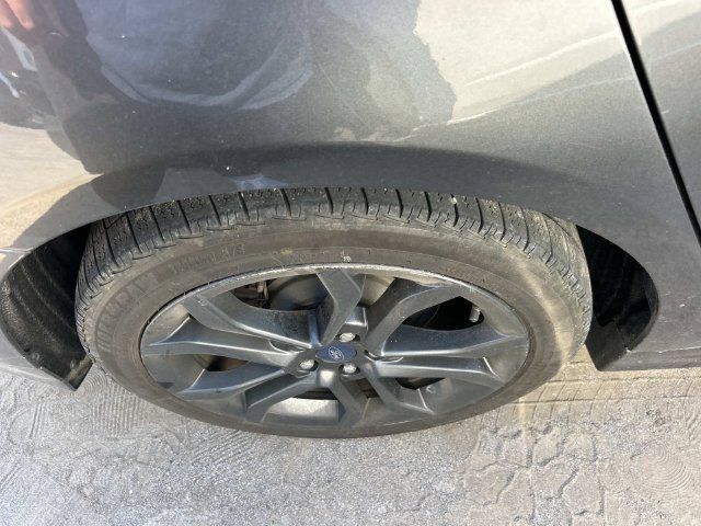 Used 2018 Ford Fusion SE w/ Equipment Group 201A FWD image 10