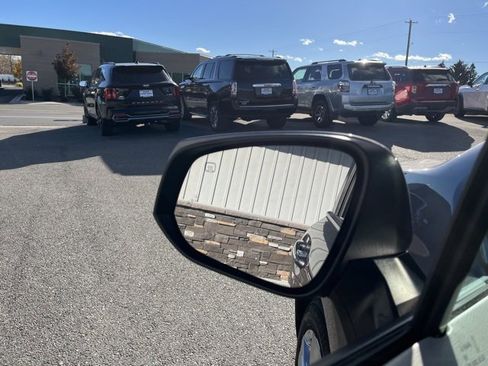 Used 2022 Toyota Sienna XLE image 26