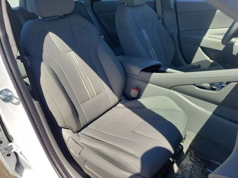 Certified 2023 Hyundai Elantra Blue FWD image 18