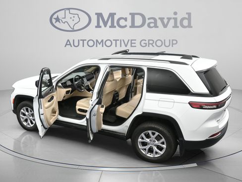 Used 2022 Jeep Grand Cherokee Limited w/ Trailer Tow Prep Group (B) AWD/4WD image 48