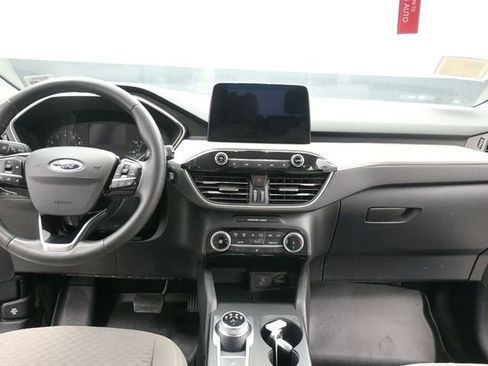 Used 2022 Ford Escape SE w/ Cold Weather Package image 22