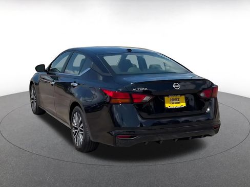 Used 2025 Nissan Altima 2.5 SV FWD image 9