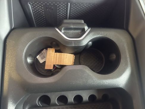 New 2026 RAM 1500 4x4 Crew Cab image 25