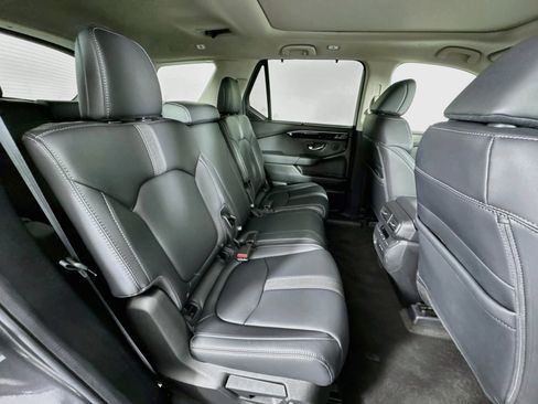 Certified 2025 Honda Pilot Touring image 30