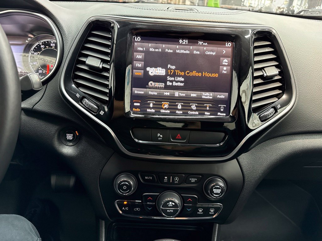 Used 2019 Jeep Cherokee Limited AWD/4WD image 23
