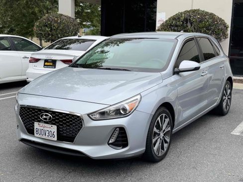 Used 2020 Hyundai Elantra GT FWD image 10