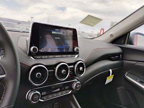 New 2025 Nissan Sentra SR w/ Midnight Edition image 17