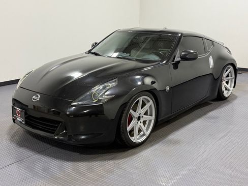 Used 2009 Nissan 370Z Touring image 1