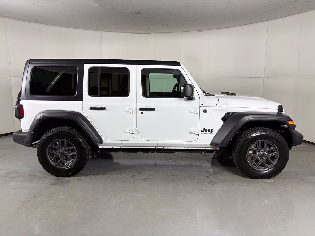 Used 2025 Jeep Wrangler Unlimited Sport AWD/4WD image 9