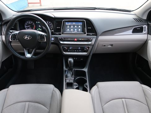 Used 2018 Hyundai Sonata Limited image 11