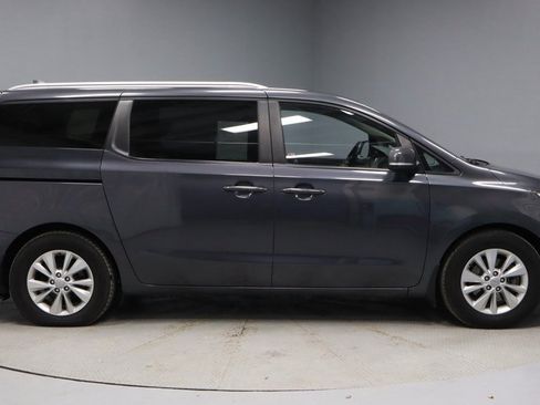 Used 2016 Kia Sedona LX image 10