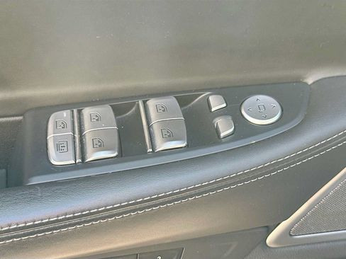 Used 2021 BMW 740i w/ Premium Package RWD image 18
