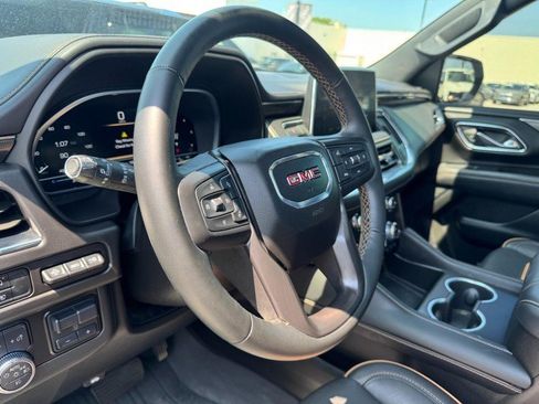 Used 2023 GMC Yukon XL AT4 w/ Technology Package AWD/4WD image 15