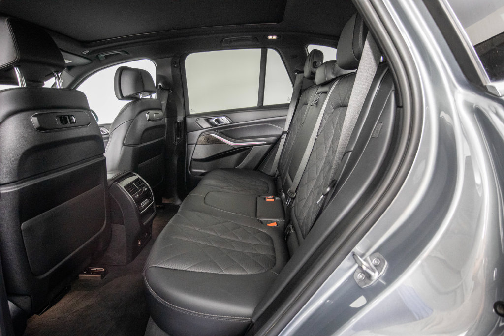 Used 2024 BMW X5 xDrive40i w/ Premium Package AWD/4WD image 12