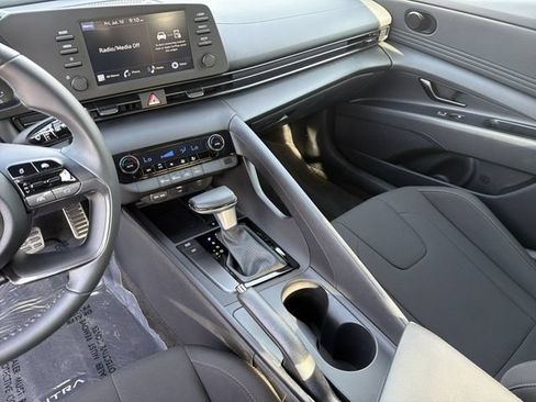 Certified 2025 Hyundai Elantra Sport FWD image 27