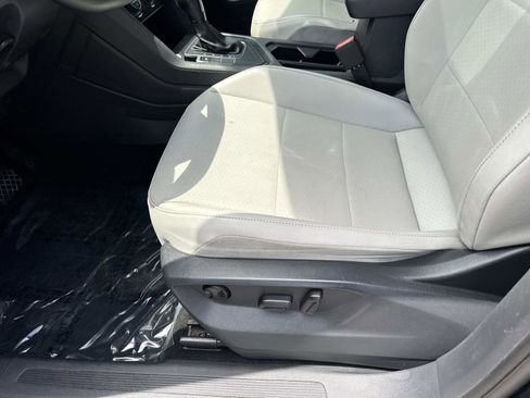 Used 2020 Volkswagen Tiguan SEL FWD image 14