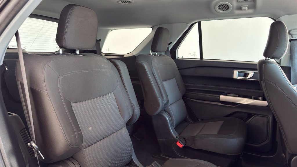 Used 2023 Ford Explorer XLT AWD/4WD image 35